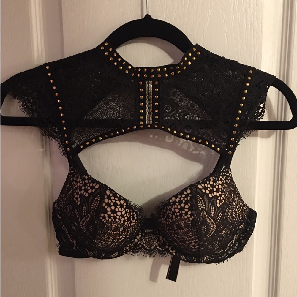 NWOTS/NWTS-VS Bra & matching under wear 👙